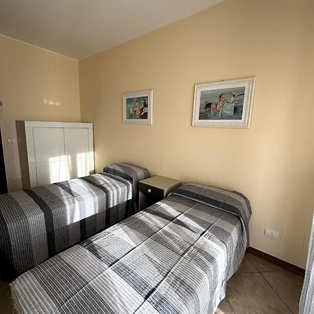 Casa Lungolago * 加尔达