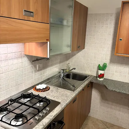 Casa Lungolago Garda (Verona)