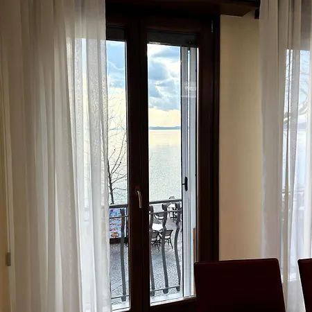 Casa Lungolago Apartment Garda (Verona)