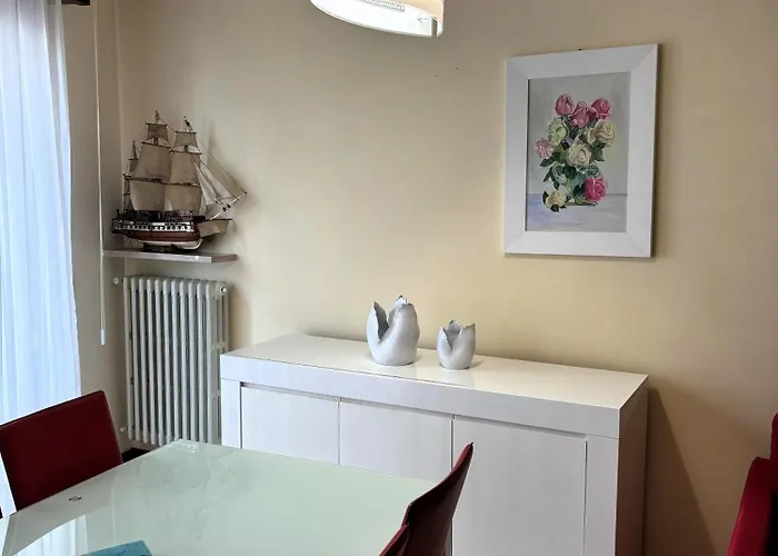 Casa Lungolago Garda (Verona)