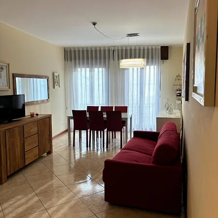 Casa Lungolago غارْدا